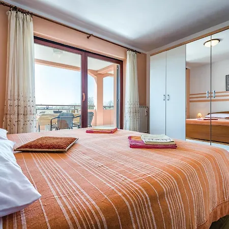 Lovely In Labin With Wifi Casa vacanze